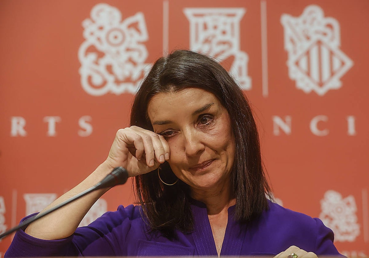 Imagen de Ruth Merino durante la rueda de prensa en la que ha anunciado su dimisión