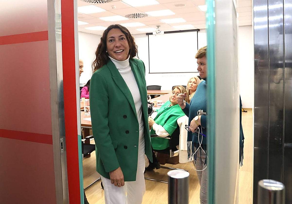 La consejera de Inclusión, Loles López, este viernes en la sede del Instituto Andaluz de la Mujer