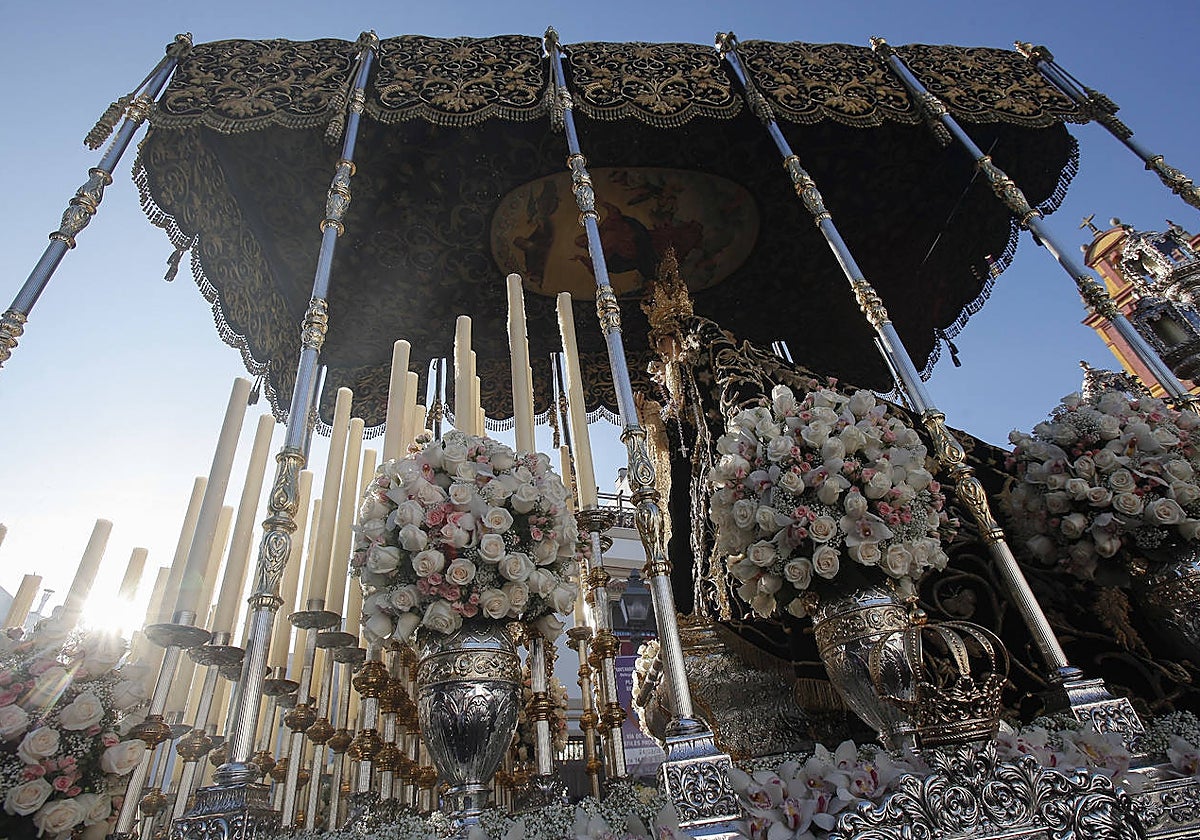 Nuestra Señora del Mayor Dolor en su Soledad, en su paso de palio