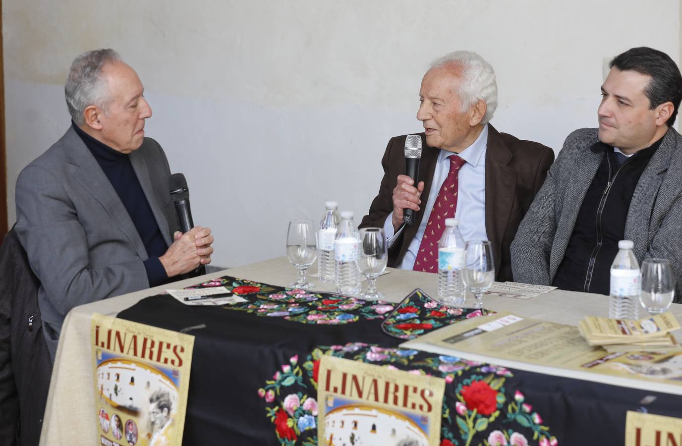 Manuel Román llena &#039;hasta la bandera&#039; el Museo Taurino para su debú con picadores