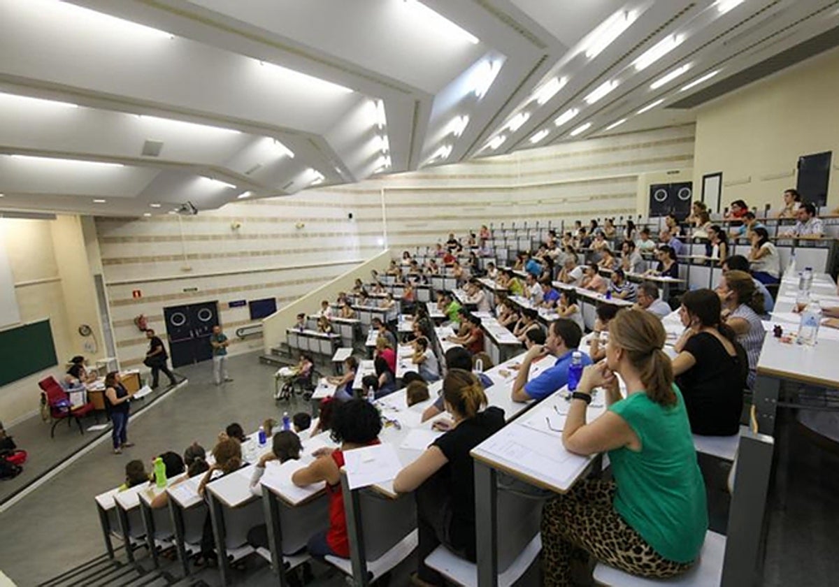 Fotografía de archivo de opositores durante una prueba