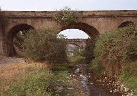 Una mujer herida y su perro ahogado tras caer ambos al cauce del Arroyo Pedroche en Córdoba