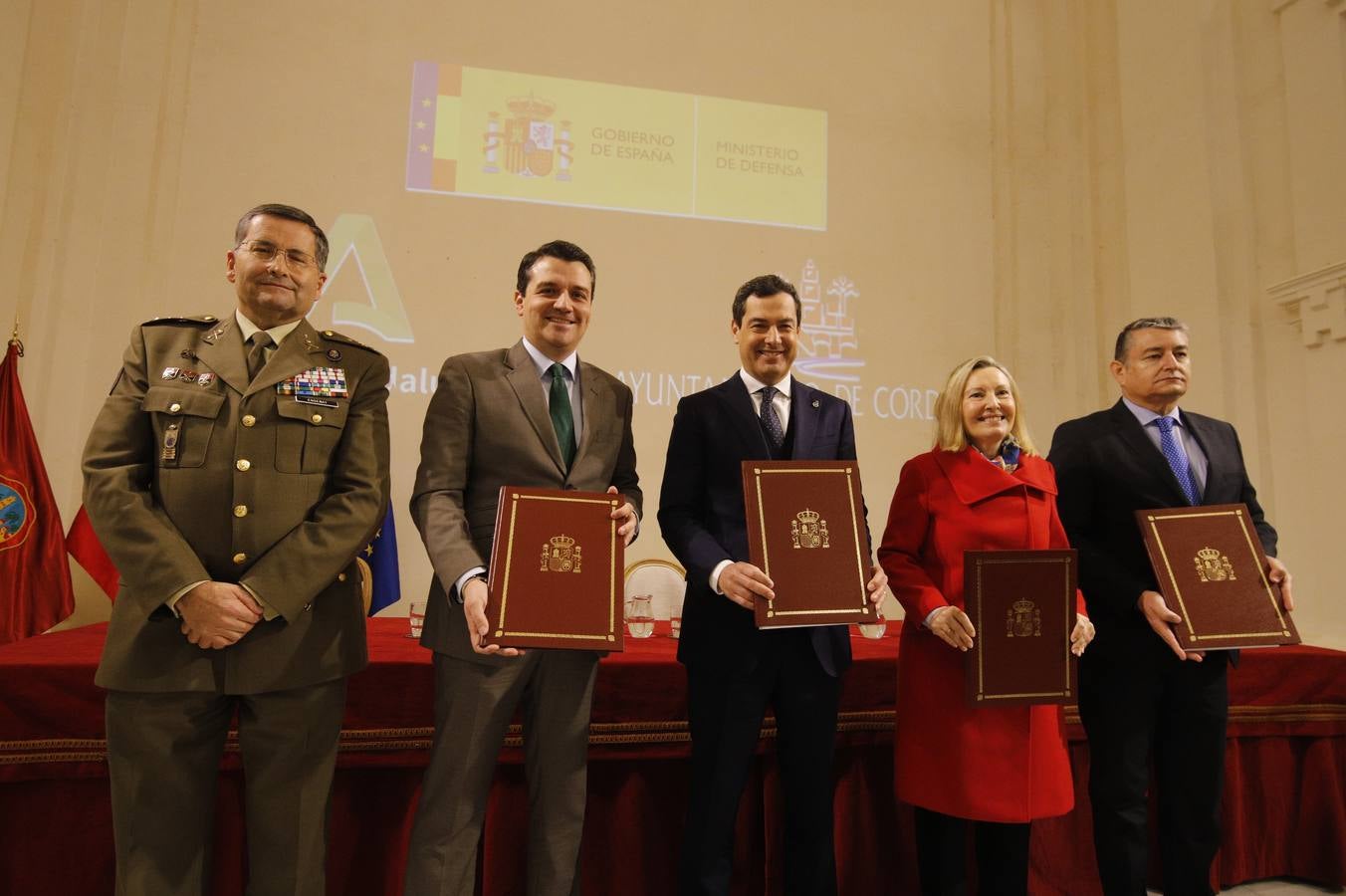 La firma de los convenios de la Base Logística de Córdoba, en imágenes