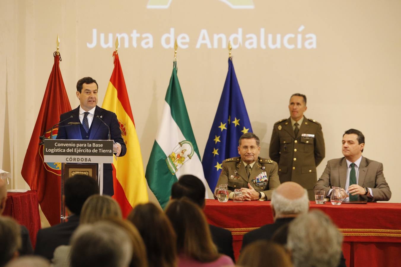 La firma de los convenios de la Base Logística de Córdoba, en imágenes