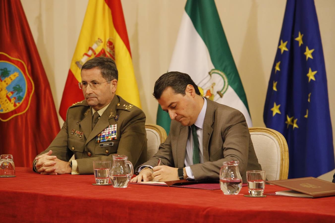 La firma de los convenios de la Base Logística de Córdoba, en imágenes