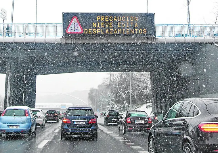 Madrid activa el plan invernal para combatir la llegada de la nieve: más de cinco mil efectivos