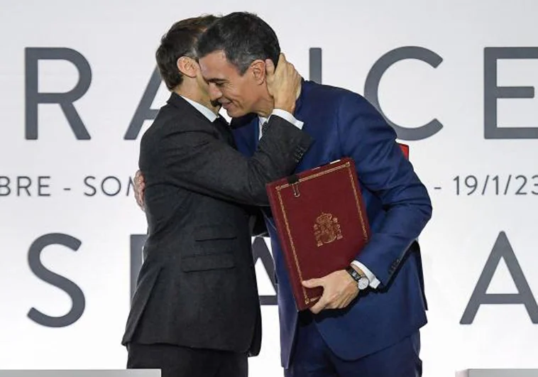 Sánchez-Macron, cooperación por un tubo (de gas)