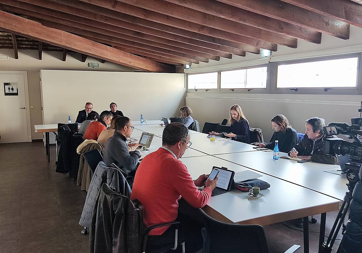 Imagen de la reunión de la Asociación de Entidades Concesionarias de la Comunidad Valenciana para la Inspección Técnica de Vehículos