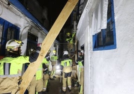 Desalojadas dos familias de una casa de paso de La Lagunilla de Córdoba por riesgo de derrumbe