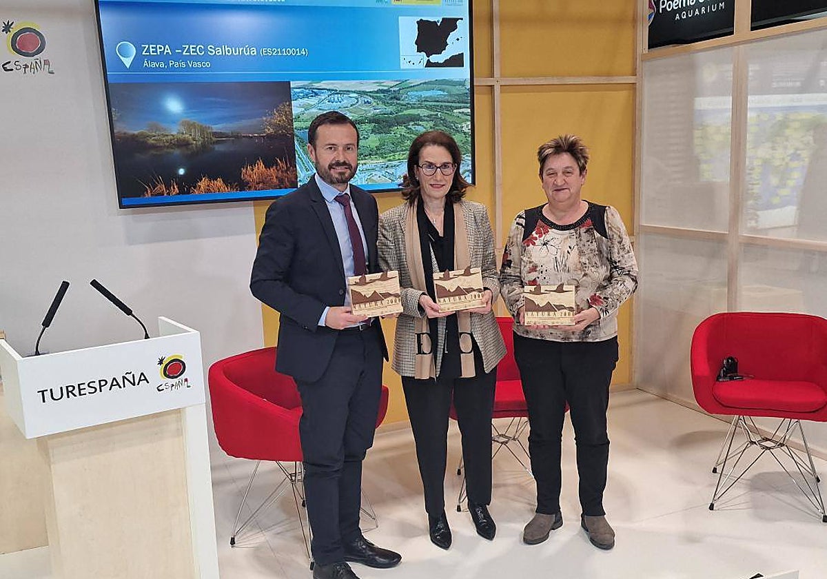 José Luis Escudero recoge el galardón que se ha concedido a la Red Natura 2000