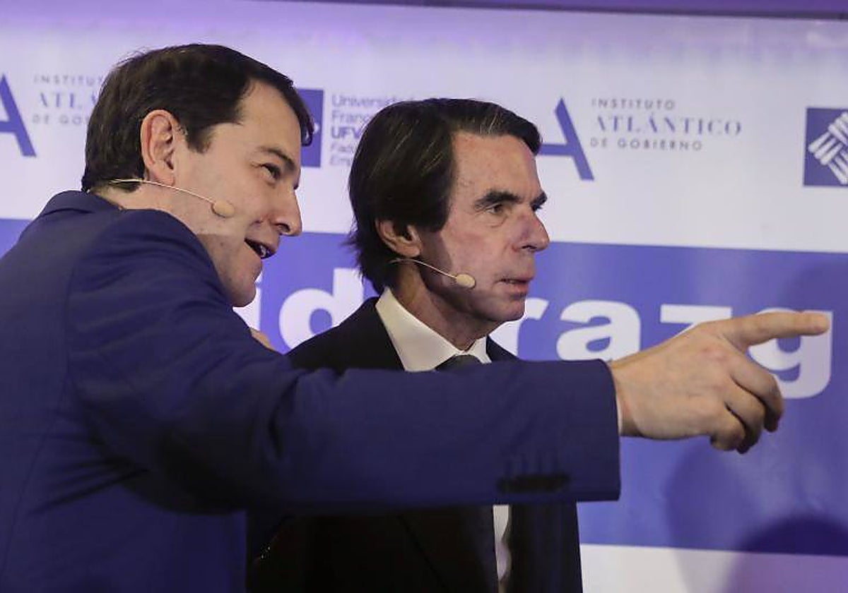 Alfonso Fernández Mañueco y José María Aznar, en el Aula de Liderazgo del Instituto Atlántico
