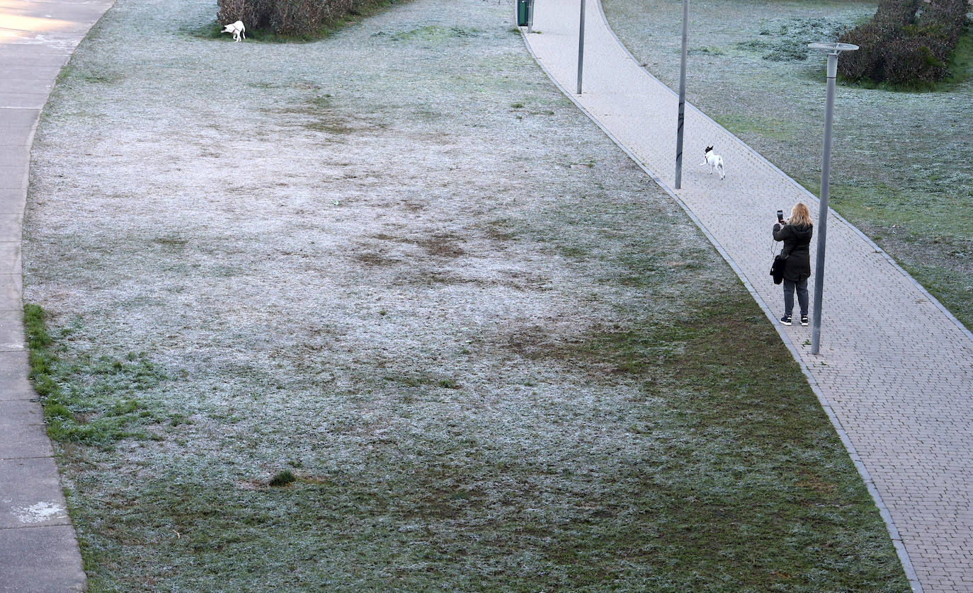 Un día de intenso frío en Córdoba, en imágenes