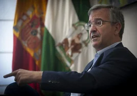 García Urbano, el alcalde que hizo olvidar la corrupción y la ruina económica, repite como candidato en Estepona