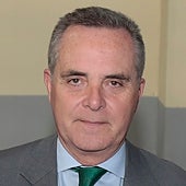 Imagen - «Estaba en el Antigüedades  y llegaron Alberto y Ascen. Intercambiamos varios chistes. Ella compró a una vendedora tres flores para los niños»