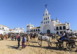 Almonte edita un bando por las peregrinaciones a El Rocío de Triana, Pilas, Villanueva y Gibraleón