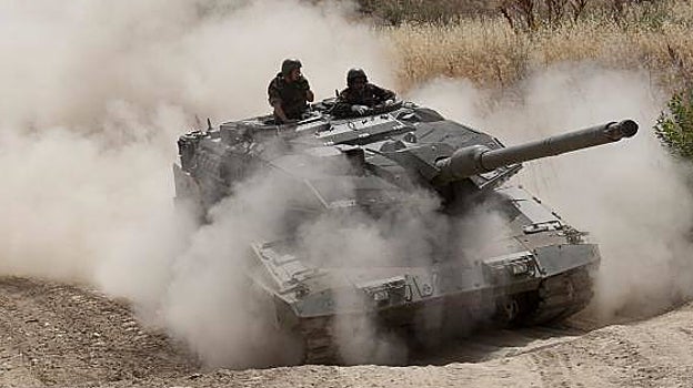 Carro Leopardo 2E del Ejército de Tierra, en una demostración