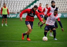 Fichajes | Así está la entrada y salida de jugadores en el Córdoba CF