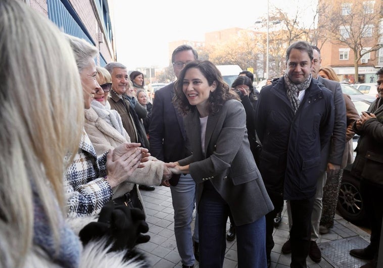 Ayuso anuncia un plan para Educación Secundaria con  notas alfanuméricas, pruebas orales y lectura de textos clásicos