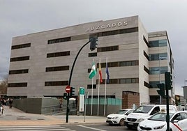 Absuelven a un hombre de Almería acusado de matar y enterrar al perro de su vecino