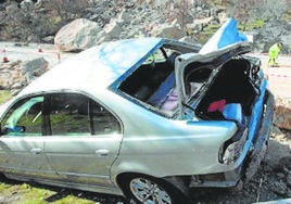 Un bebé de cuatro meses y un niño de dos años, entre los heridos al caerse una ladera en la carretera a Sierra Nevada