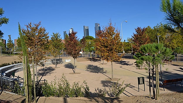Imagen después - Una parcela en desuso, en Fuencarral-El Pardo, convertida en el jardín de Ribadavia