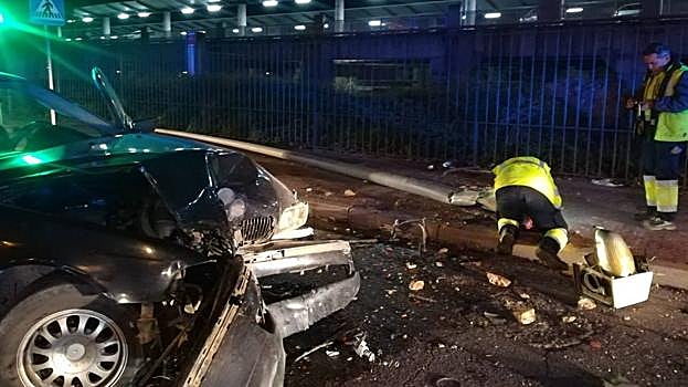 Persecución en Córdoba | A 160 kilómetros, borracho y drogado, por las calles de la ciudad hasta chocar con una farola