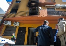 Consternación y dolor en el barrio de Huelva en el que han muerto tres jóvenes en un incendio