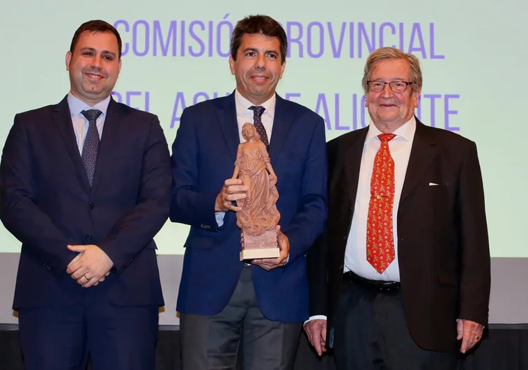 Los regantes de la Comunidad Valenciana premian a la Comisión Provincial del Agua de la Diputación de Alicante