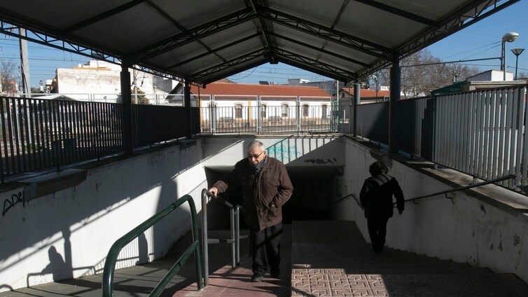 La falta de alternativas al túnel del AVE encrespa a Villarrubia