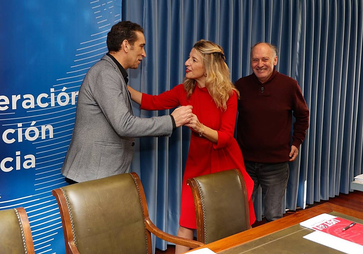 La vicepresidenta del Gobierno y ministra de Trabajo, Yolanda Díaz, con los líderes de CCOO y UGT en Castilla y León, Vicente Andrés y Faustino Temprano