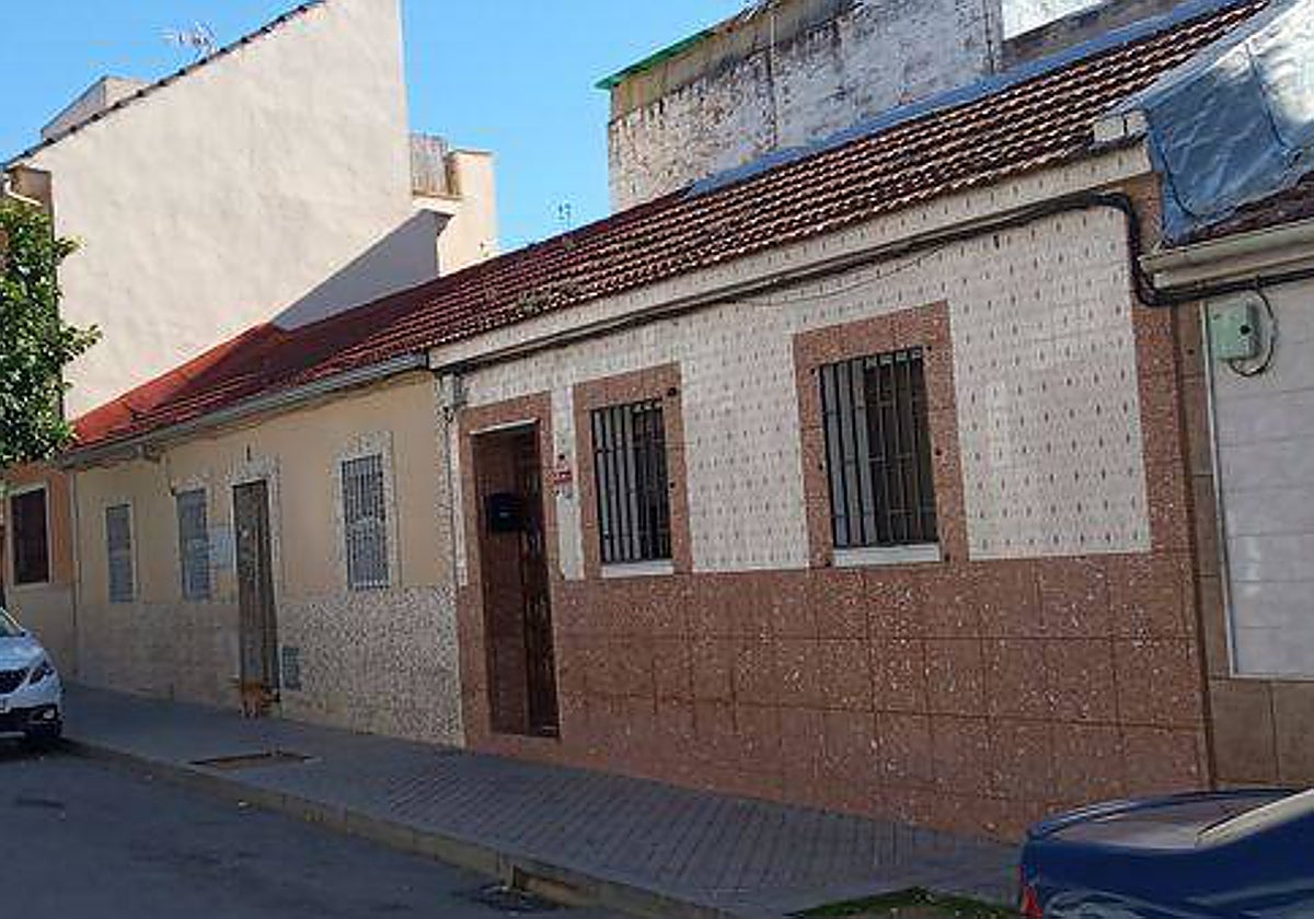 Imagen de la casa en venta por 36.500 euros en la calle Poeta Marcial