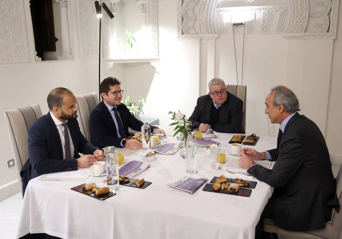 Luis Luengo, Rafael Agüera, Félix Ruiz Cardador y Horacio Pijuán, durante su conversación