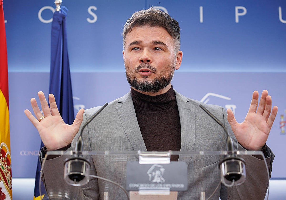 El portavoz de ERC en el Congreso, Gabriel Rufián, en rueda de prensa