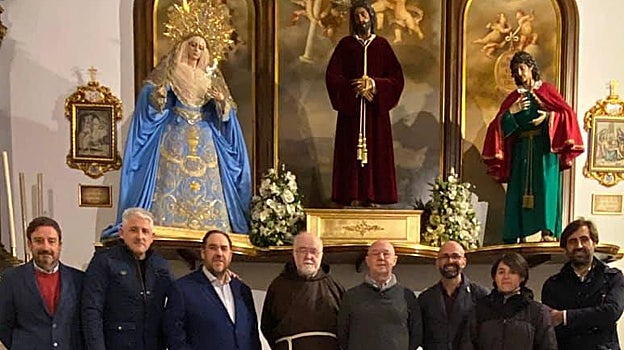 Barón, tercero por la izquierda, junto a integrantes del Císter