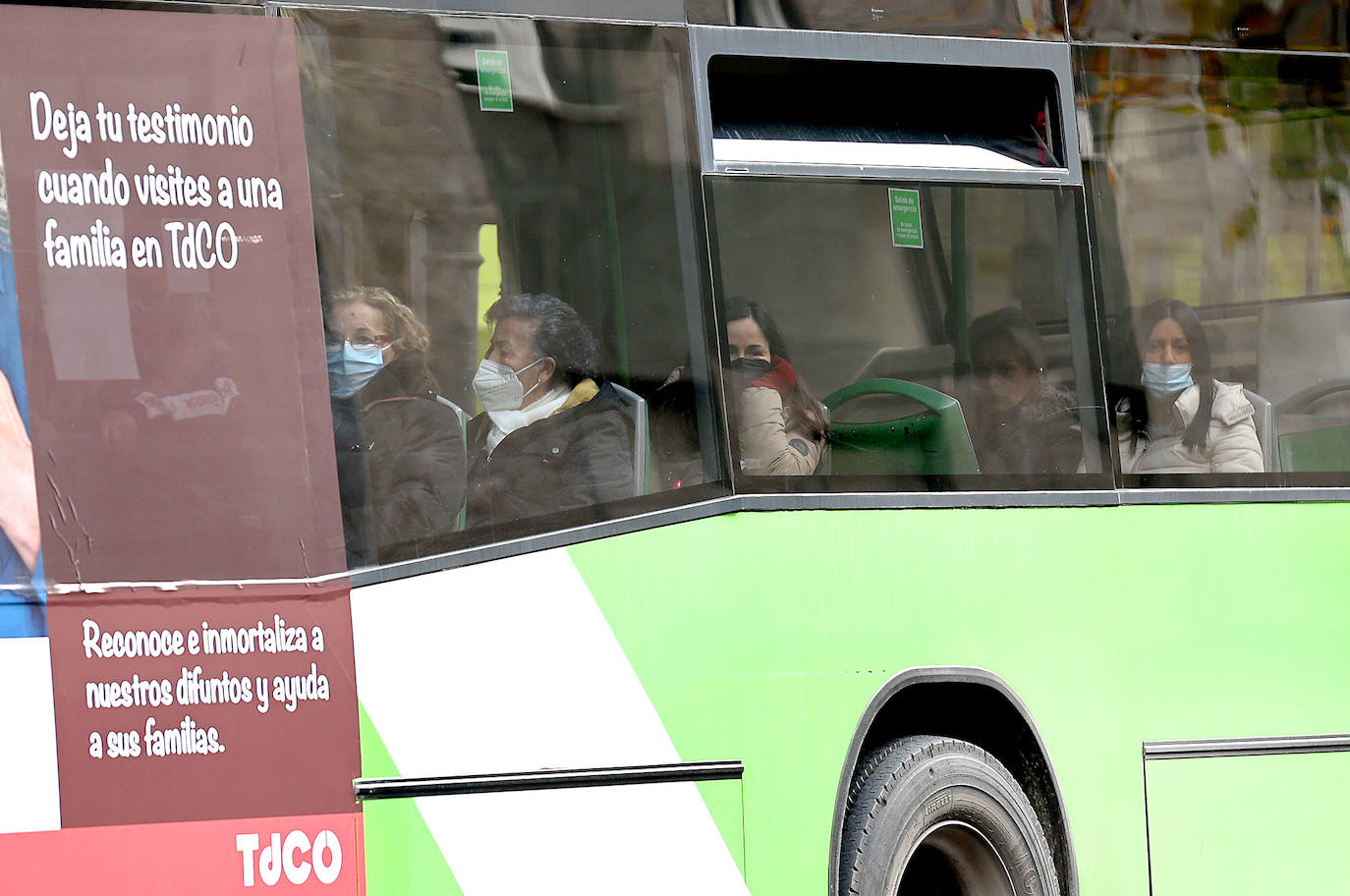 El primer día sin mascarillas en el transporte público de Córdoba, en imágenes