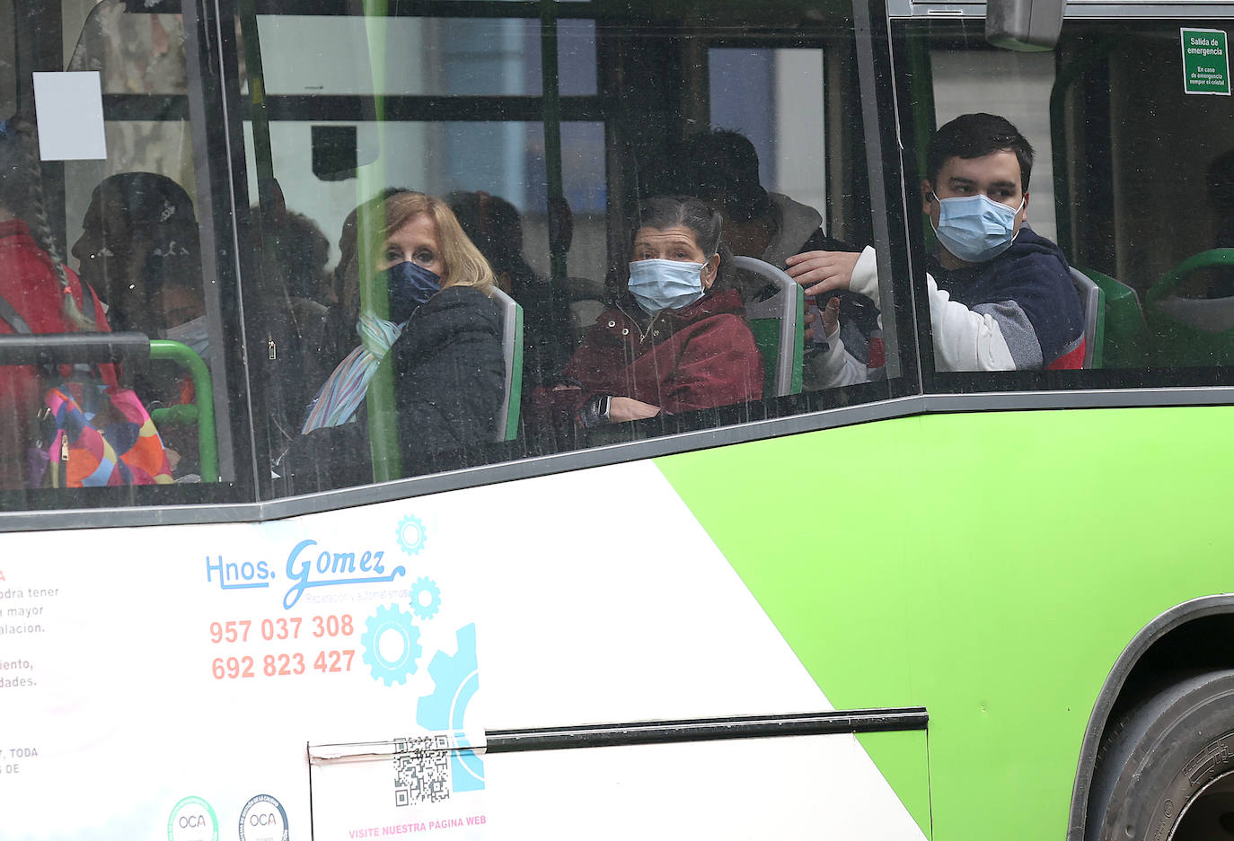 El primer día sin mascarillas en el transporte público de Córdoba, en imágenes