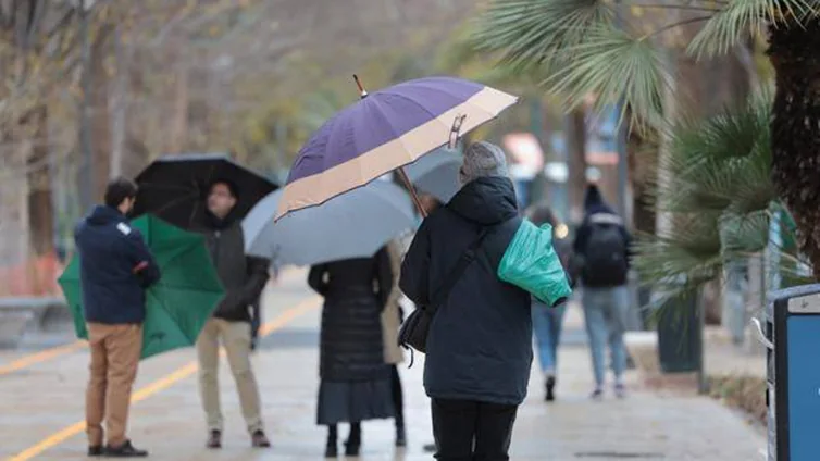 Las lluvias en Málaga mantienen la alerta amarilla, pero apenas benefician a los embalses