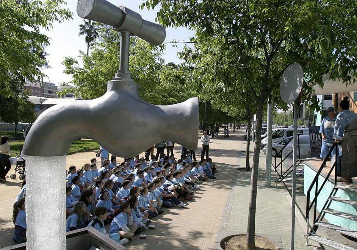 Una acción educativa de Emacsa, en una imagen de archivo