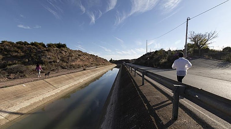 Ximo Puig recurrirá partes del decreto de recortes al trasvase Tajo-Segura y los regantes temen «promesas en campaña electoral»