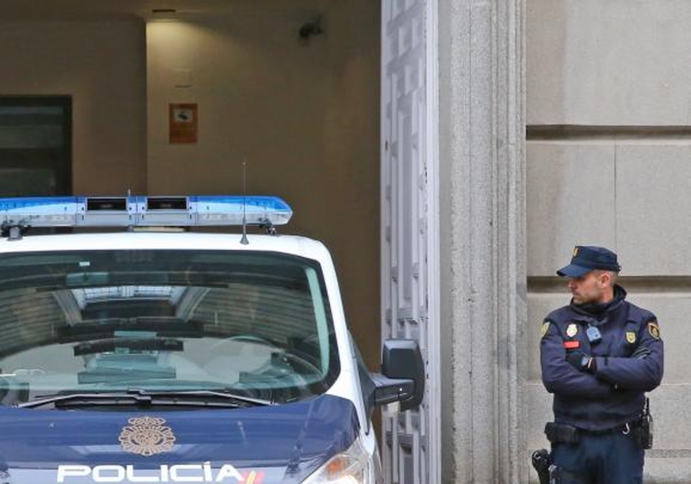 Apuñala a una mujer en Marín porque se lo dicta el diablo: «Me pidió que matase a alguien»