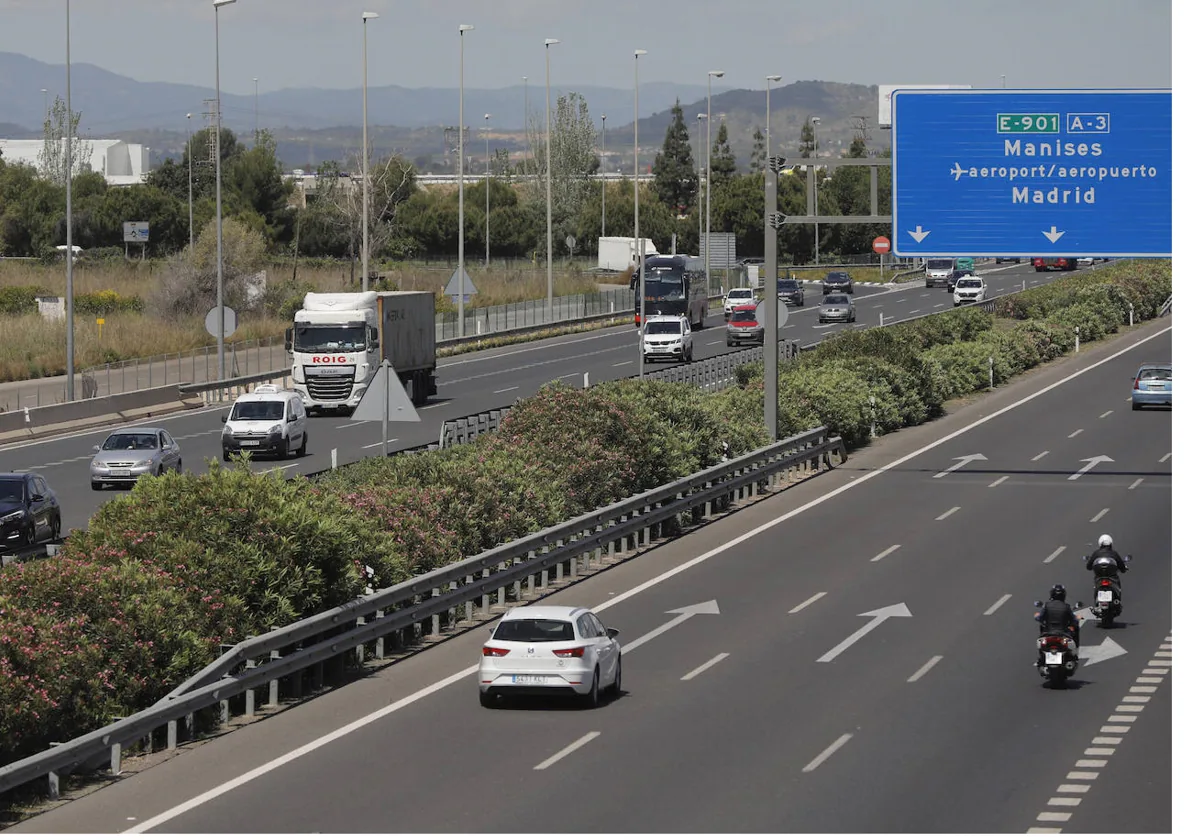 Eres virgen? ¿Has hecho alguna vez un trío?»: piden dos años de cárcel para  un conductor de autobús por abusar de una menor en Valencia