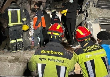 Un bombero castellano y leonés en la zona cero de Turquía: «Nos sorprende la fuerza del pueblo turco en esta situación tan desbordante»