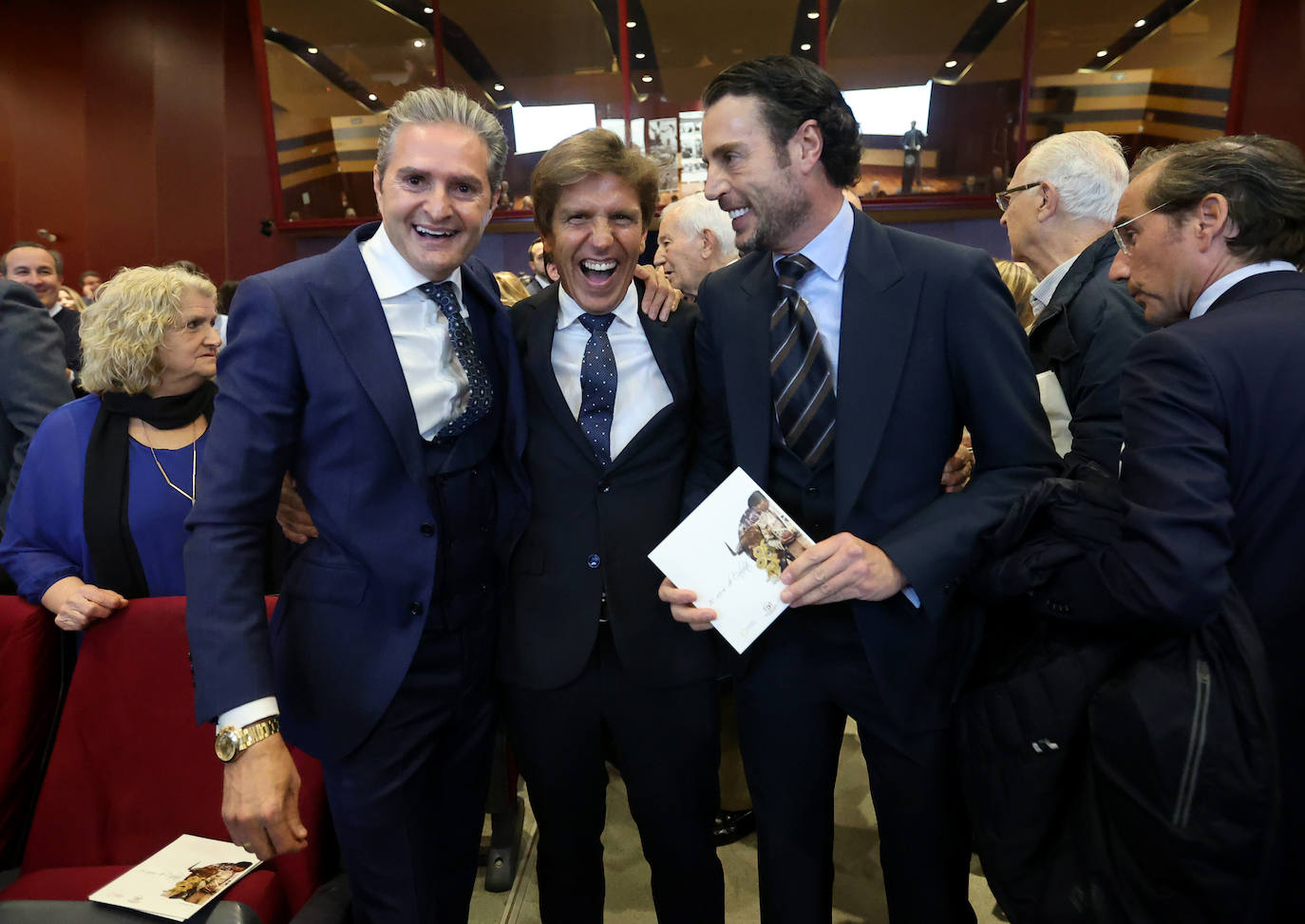 El emotivo homenaje a El Cordobés, en imágenes