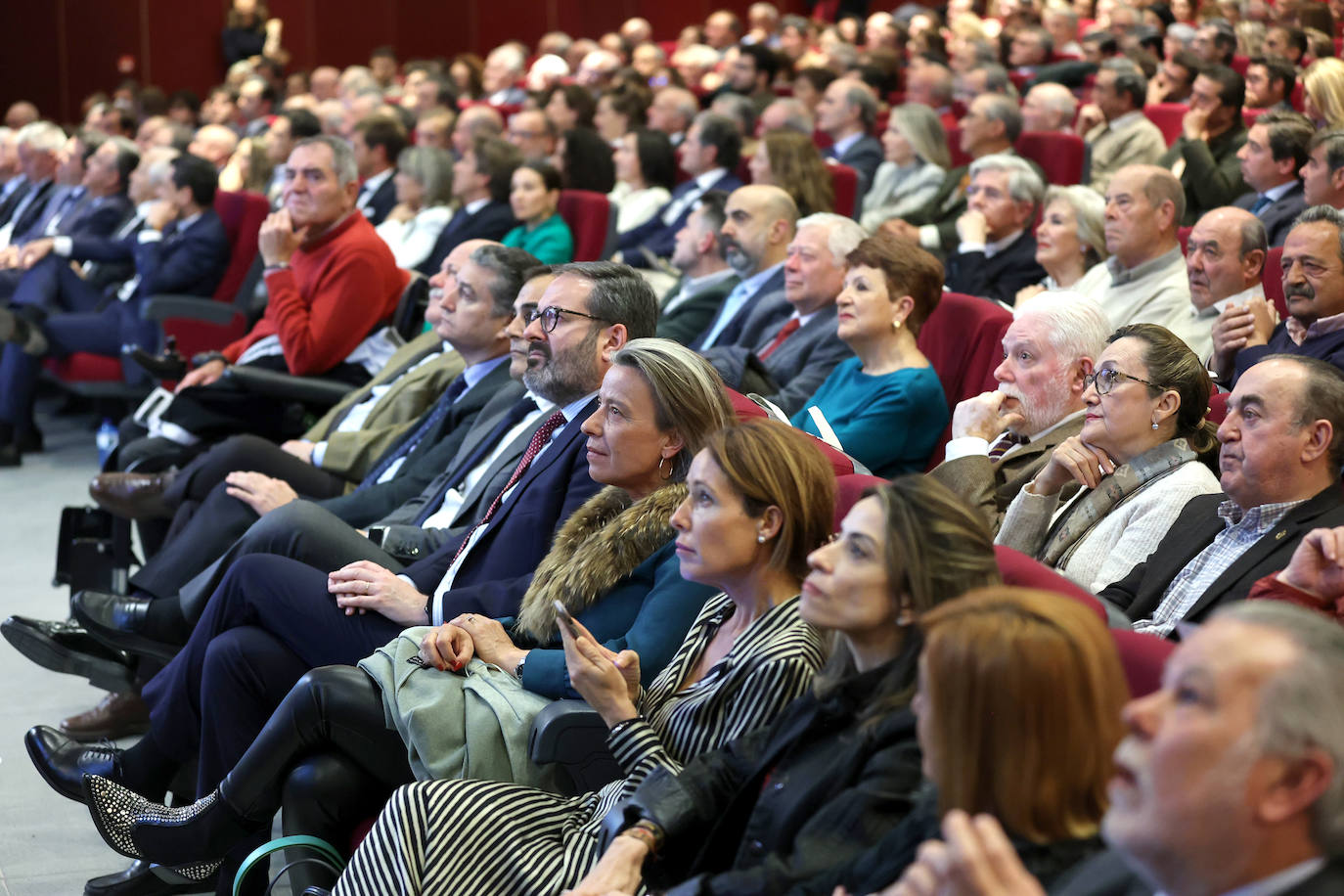El emotivo homenaje a El Cordobés, en imágenes
