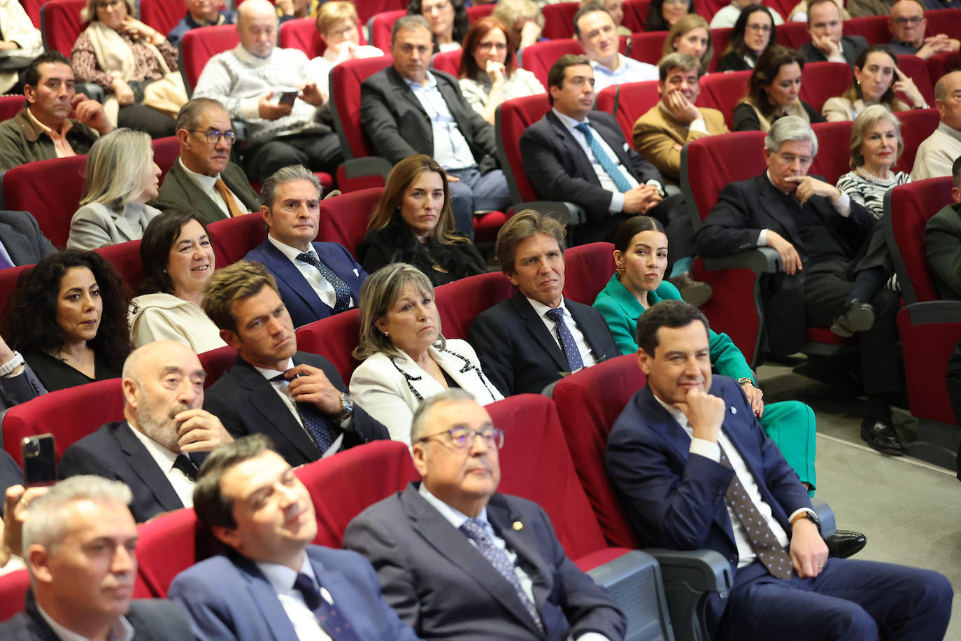 El emotivo homenaje a El Cordobés, en imágenes