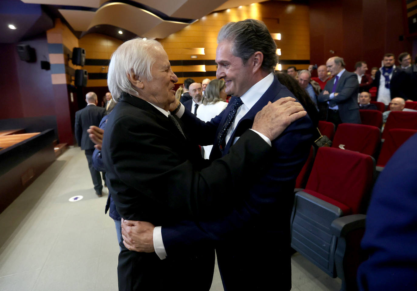 El emotivo homenaje a El Cordobés, en imágenes