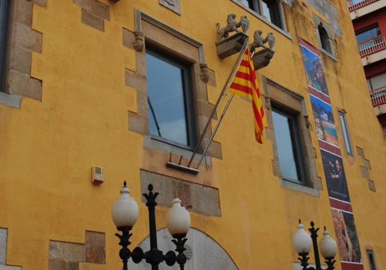 Cs pide a la delegada del Gobierno que garantice la bandera española en todos los ayuntamientos catalanes