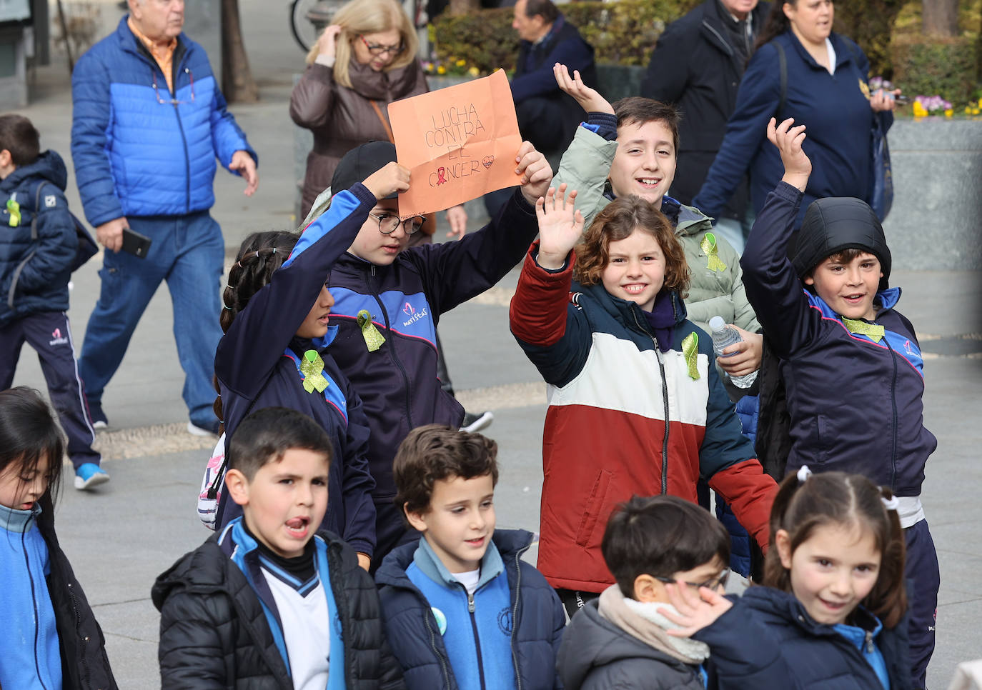 La marcha escolar por el Día del Niño con Cáncer en Córdoba, en imágenes