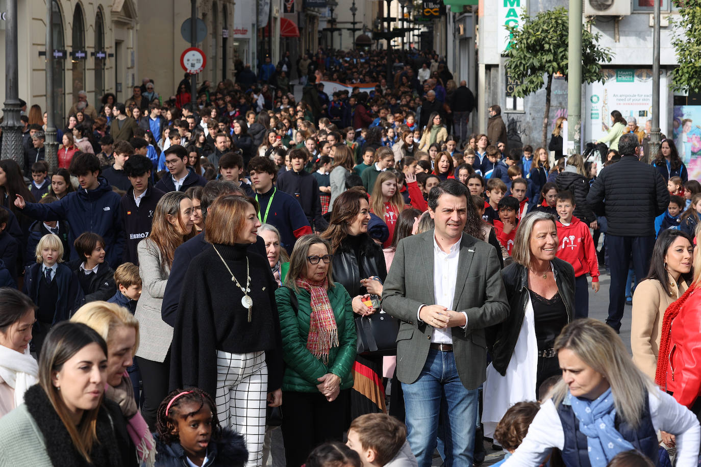 La marcha escolar por el Día del Niño con Cáncer en Córdoba, en imágenes