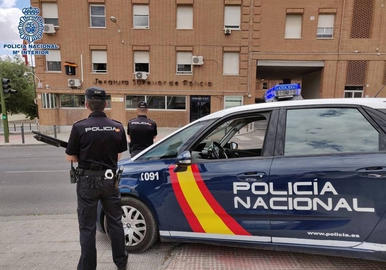 La Policía Nacional detiene en Toledo a dos jóvenes que cometieron seis robos en vehículos